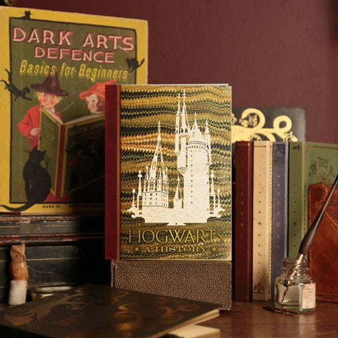 Tarjeta de felicitación - La historia de Hogwarts. Minalima-Harry Potter
