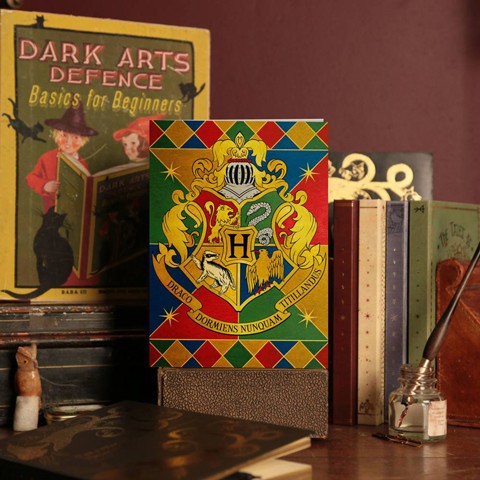 Tarjeta de felicitación - Escudo de Hogwarts. Minalima-Harry Potter