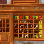 Lámina Artística Tienda de Accesorios de Quidditch MinaLima - Harry Potter