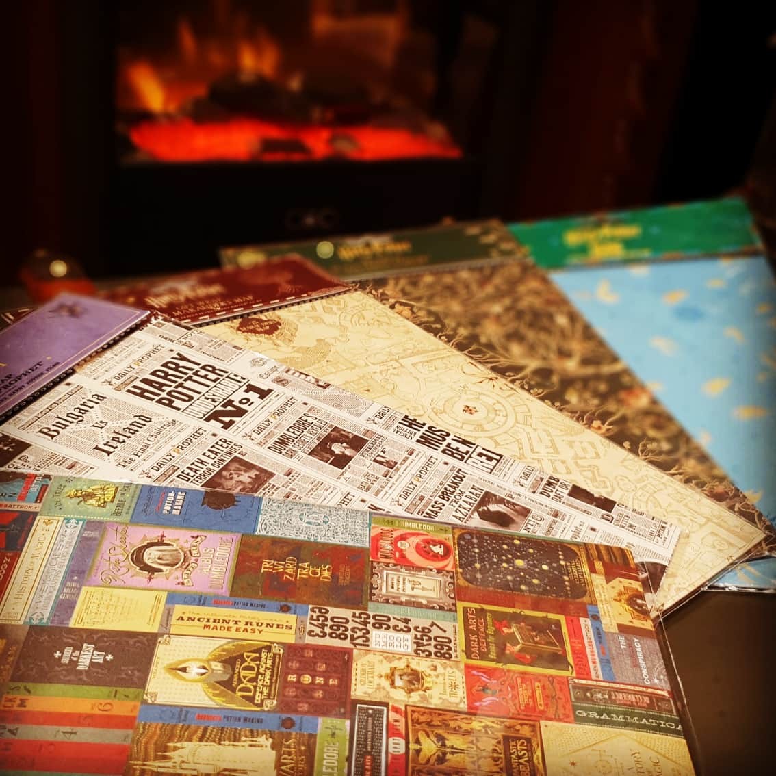 Papel de regalo y cuadernos MinaLima - Cubiertas para libros-Harry Potter
